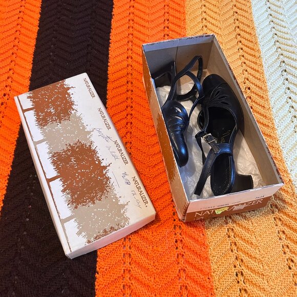 Naturalizer T-strap Black Heels - Picture 3 of 16